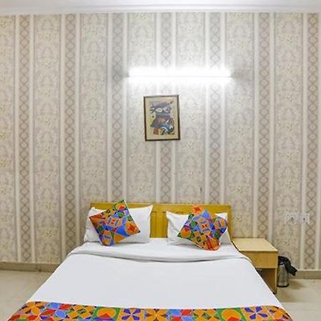 Fabexpress Ap International Hotel Noida Ngoại thất bức ảnh