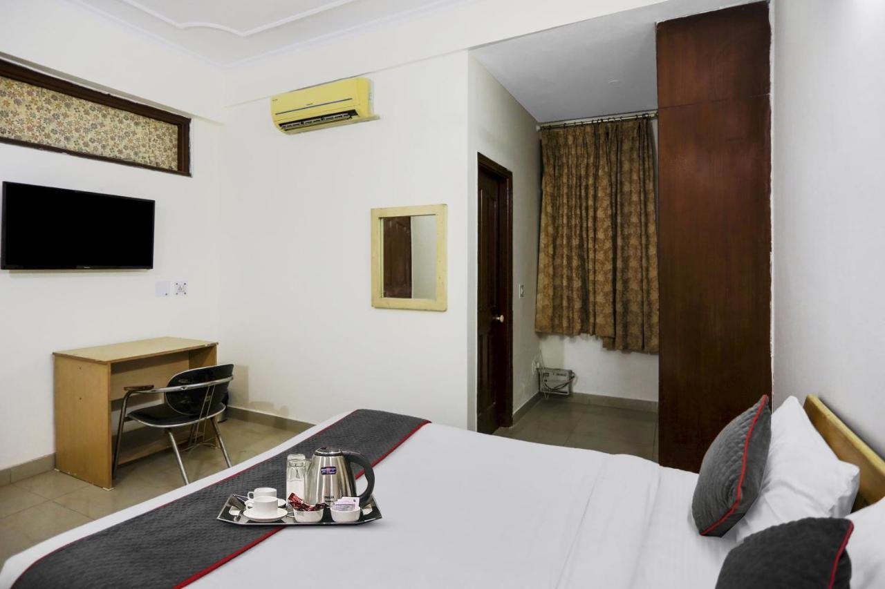Fabexpress Ap International Hotel Noida Ngoại thất bức ảnh