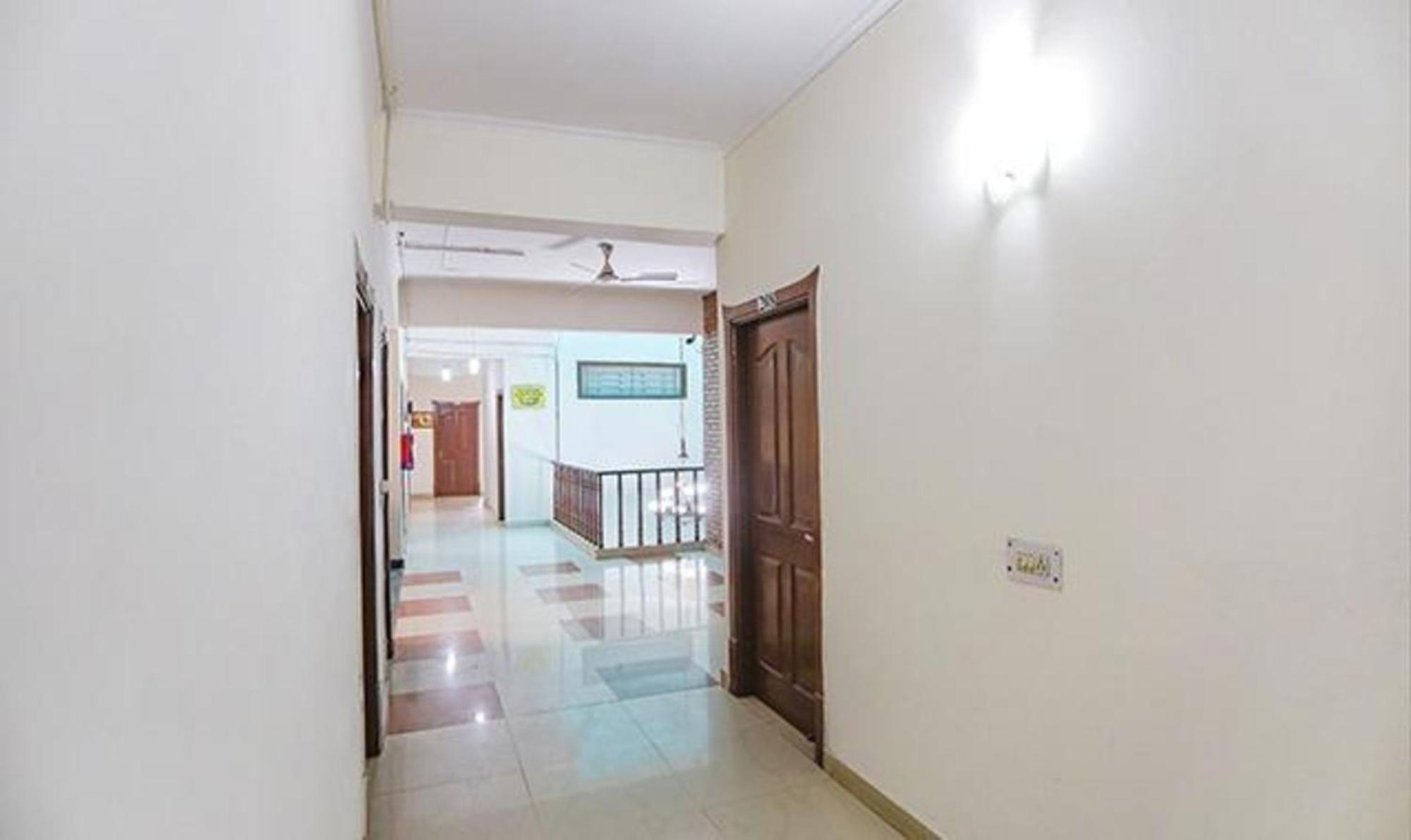 Fabexpress Ap International Hotel Noida Ngoại thất bức ảnh