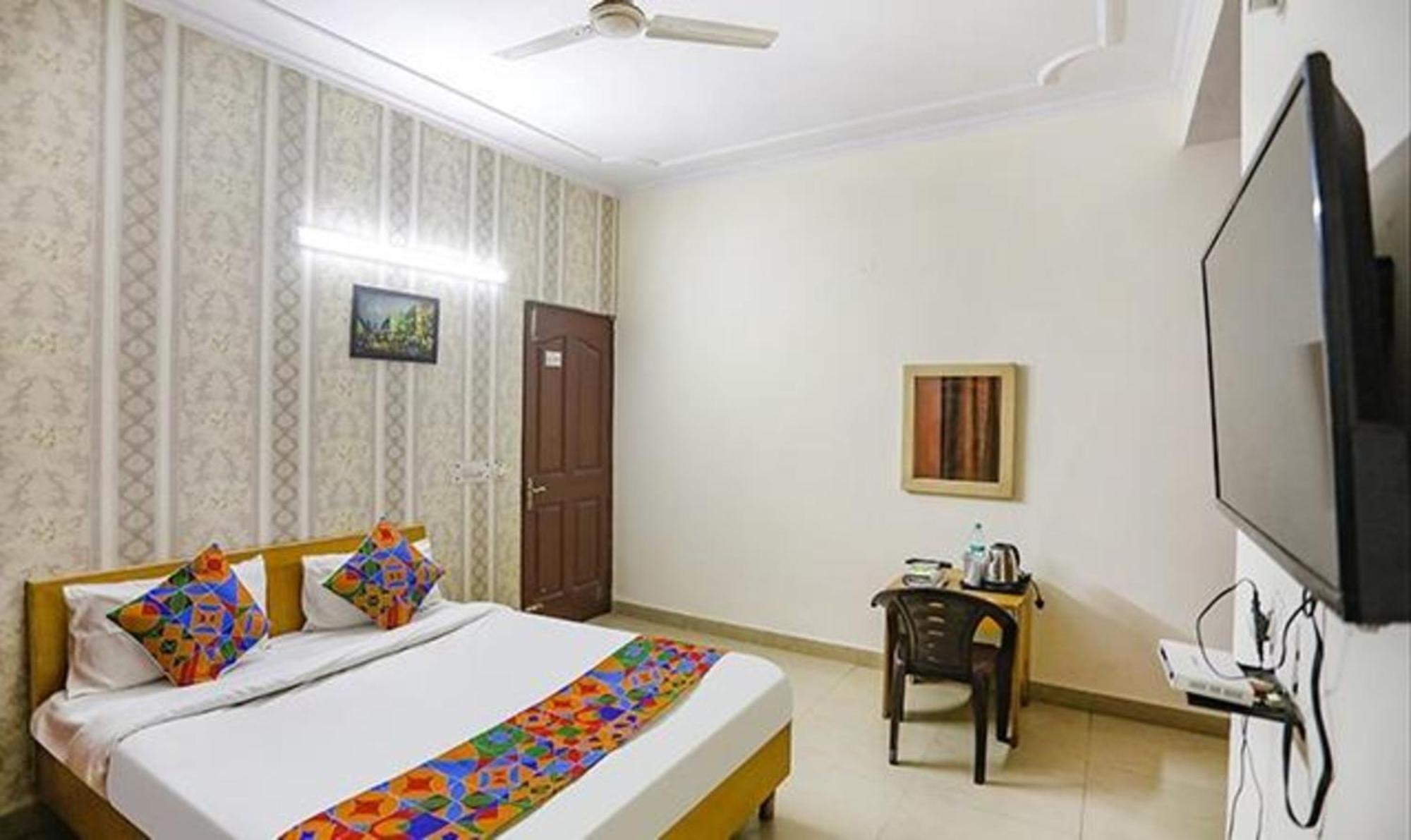 Fabexpress Ap International Hotel Noida Ngoại thất bức ảnh