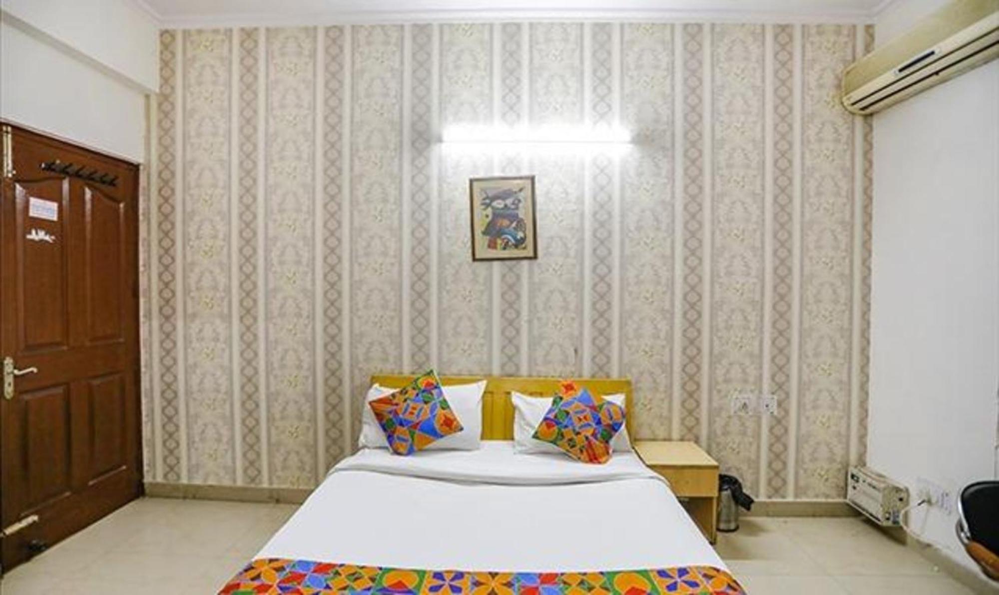 Fabexpress Ap International Hotel Noida Ngoại thất bức ảnh