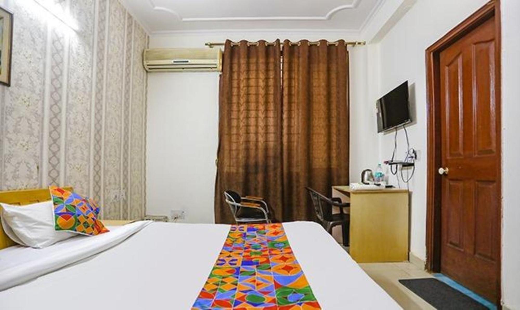 Fabexpress Ap International Hotel Noida Ngoại thất bức ảnh